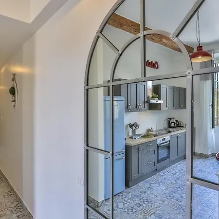 My Casa - Garib - Place Garibaldi - 4 Bedrooms - Balcony Daire
